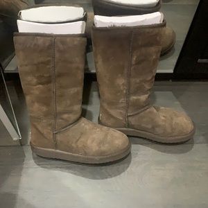 Ugg size 6 boots brown